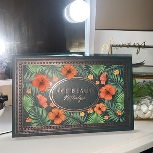 ⭐️ Ace Beaute Nastalgia eyeshadow palette